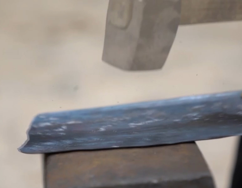 中国最锋利的锻打菜刀邓家刀,重庆大足锻打菜刀邓家刀