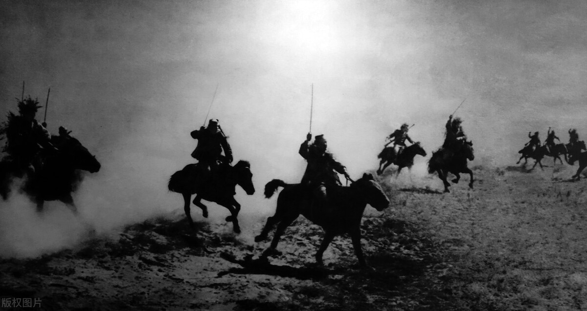 我军解放战争时的纵队是什么级别,解放战争我军一个纵队是多少兵力