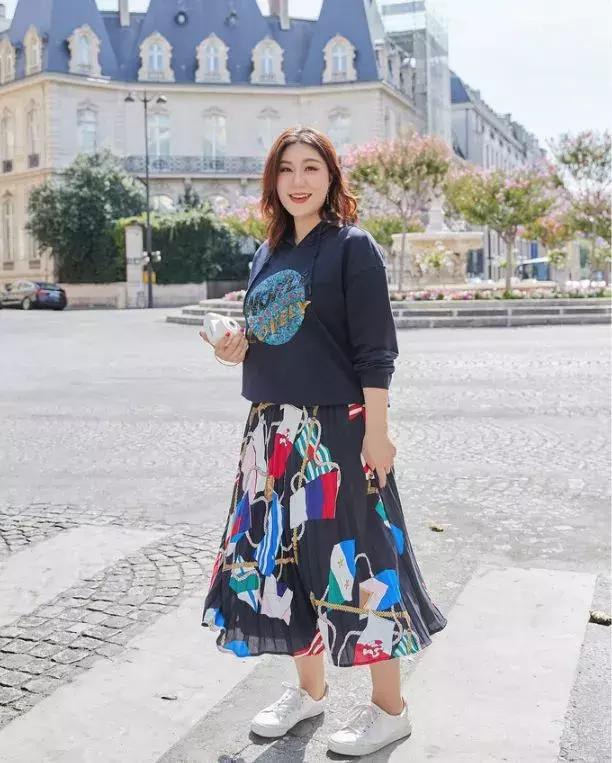 胖女孩穿搭指南，教你微胖女生怎么穿最显瘦