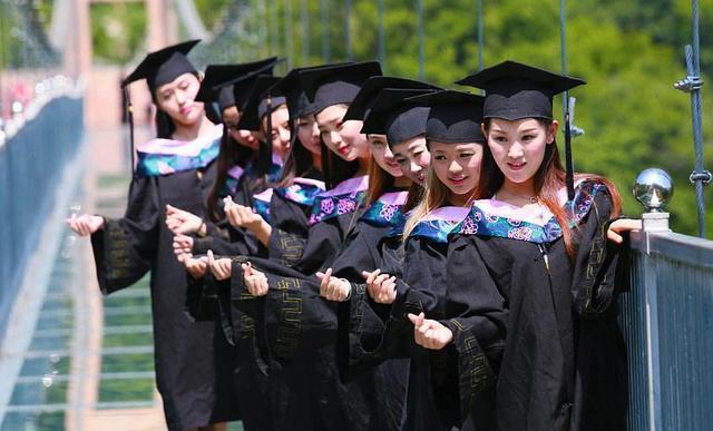 大学毕业10年，月薪多少才能证明你不是失败者？太扎心了！