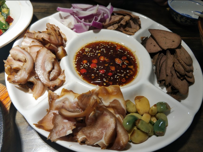 乌鲁木齐这家武侠风格主题餐厅，有种穿越到江湖客栈里的感觉！