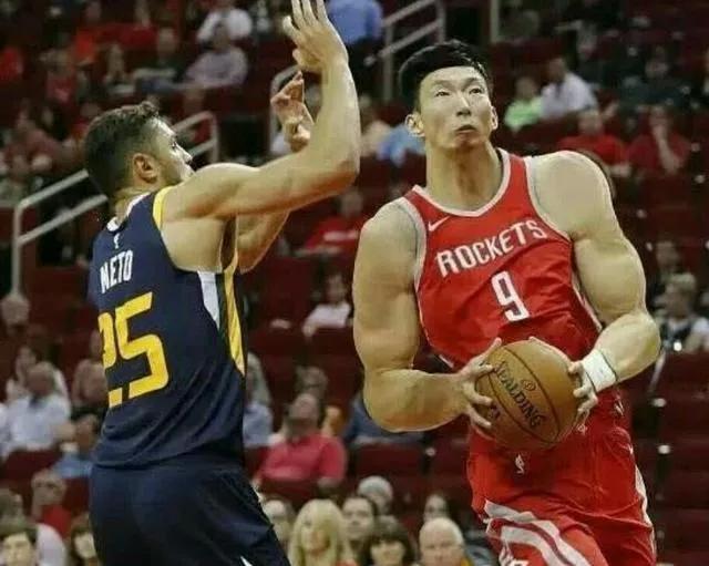 周琦打脸视频集锦,周琦上场穿nike鞋了吗