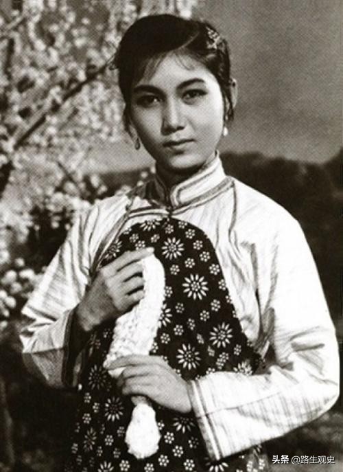 新凤霞刘巧儿全场戏,当年最喜欢看新凤霞扮演的刘巧儿