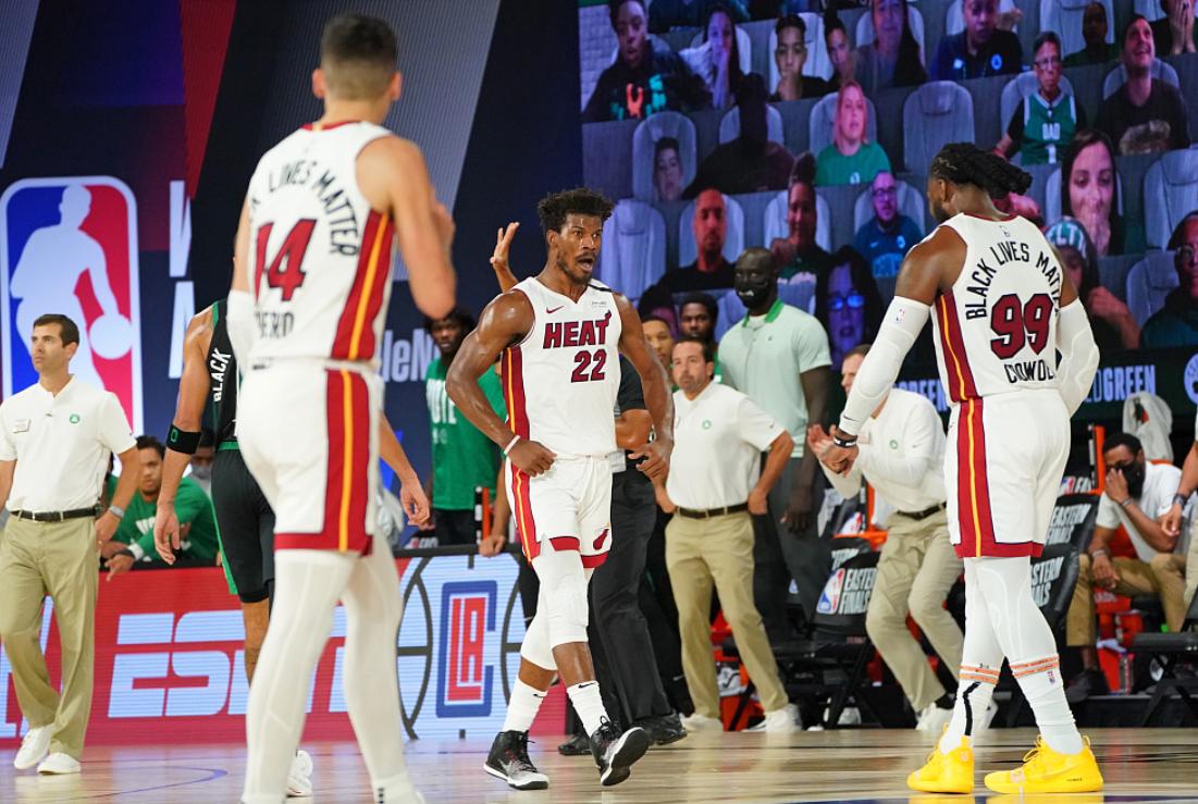 考文顿超远3分,考文顿连续三分湖人