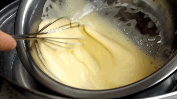 怎样做蛋糕又松又软不塌,做蛋糕蓬松不塌的方法