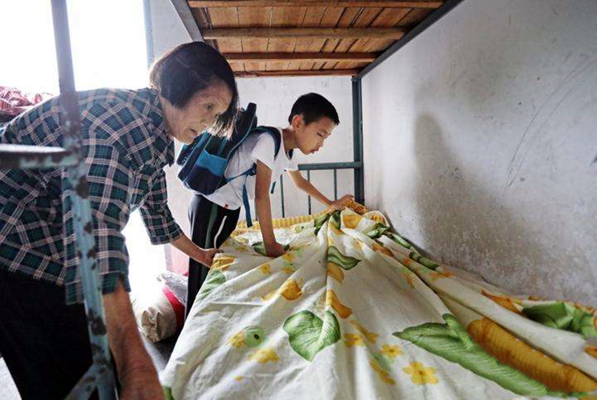 再苦也不会让孩子住校,白岩松谈小学生寄宿的危害