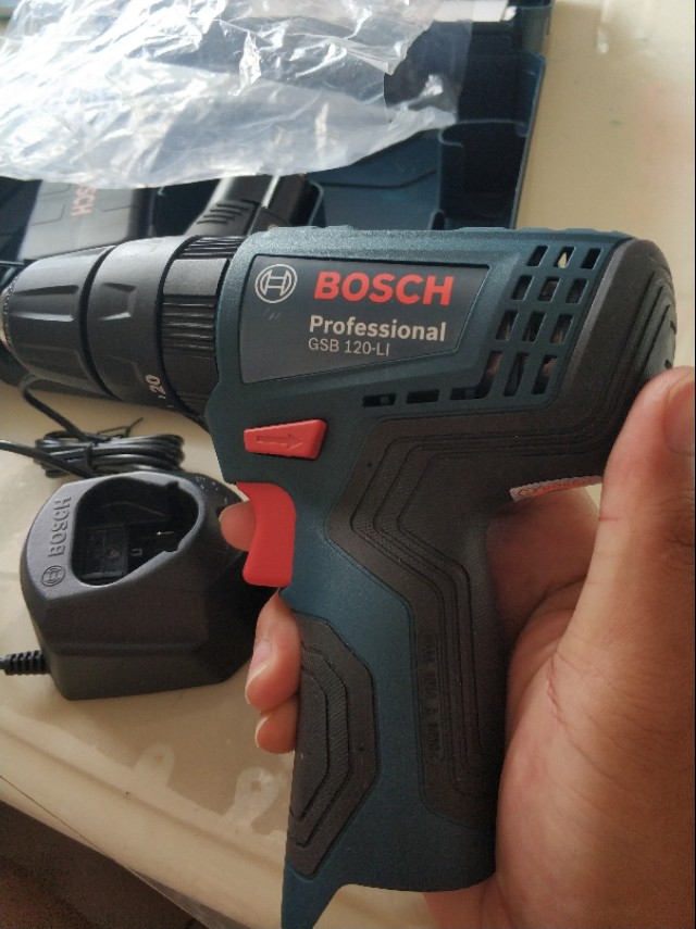 博世gsb12手电钻开关拆解,博世gsb120手电钻电池