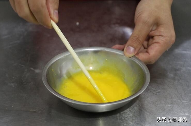 教你几个技巧蛋炒饭的做法,米饭冷藏做蛋炒饭粒粒分明