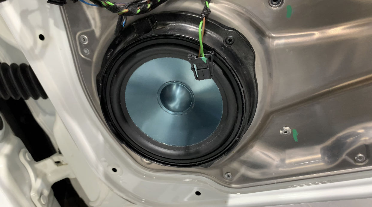 奔驰glk300音响系统升级,15款奔驰glk300无损升级音响