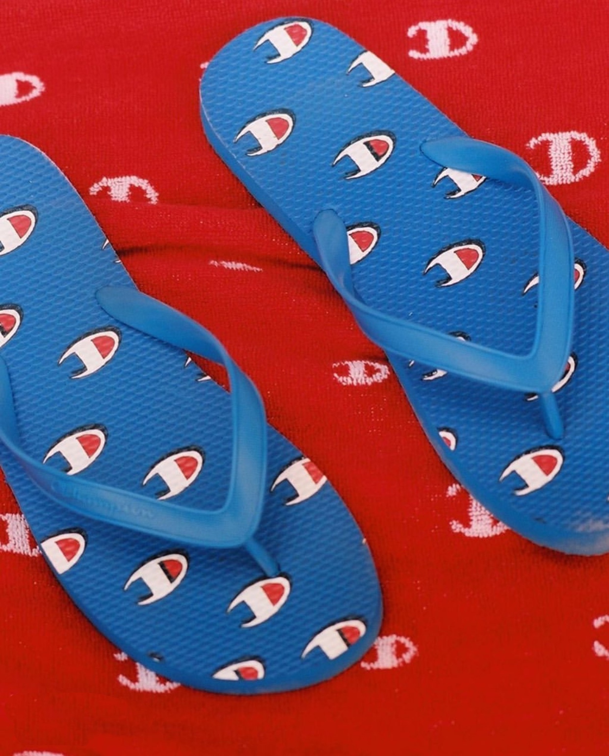 鲸潮丨年轻人不买潮牌，和咸鱼有什么区别？