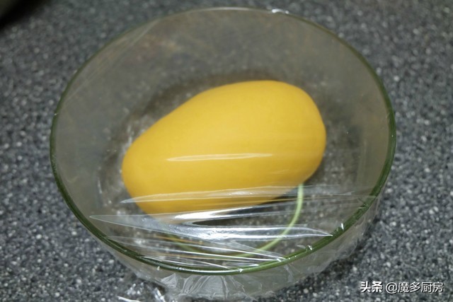 手把手教你做玫瑰花馒头，南瓜泥揉面，色泽金黄口感香软，好吃