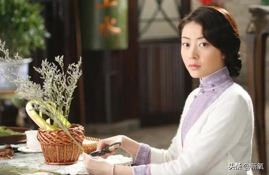 自带情绪的眼睛,最近流行三白眼美人