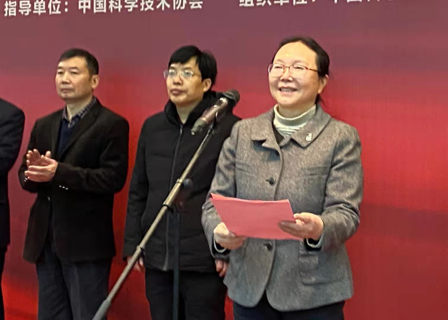 “武汉战‘疫’——抗击新冠肺炎疫情专题展”全国巡展首站在郑州开幕