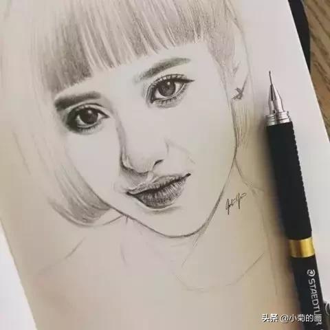 一眼就看出来的明星素描,这些明星的双眼皮好美