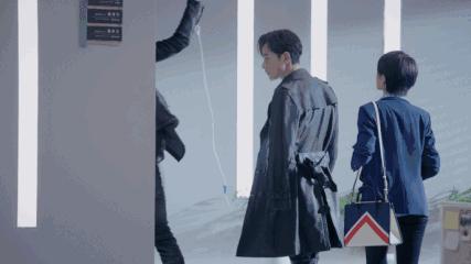 周冬雨在细水长流中不断塑造自我,周冬雨从霸气的掌门人到少年的你