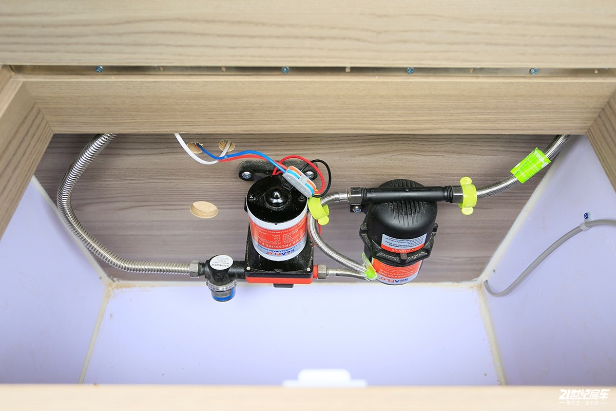 新飞轻卡h300房车价格是多少,新飞轻卡房车h300驾驶感受