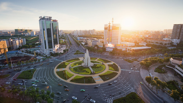 中山与湛江哪个更有发展前景,湛江哪个区发展更有前景