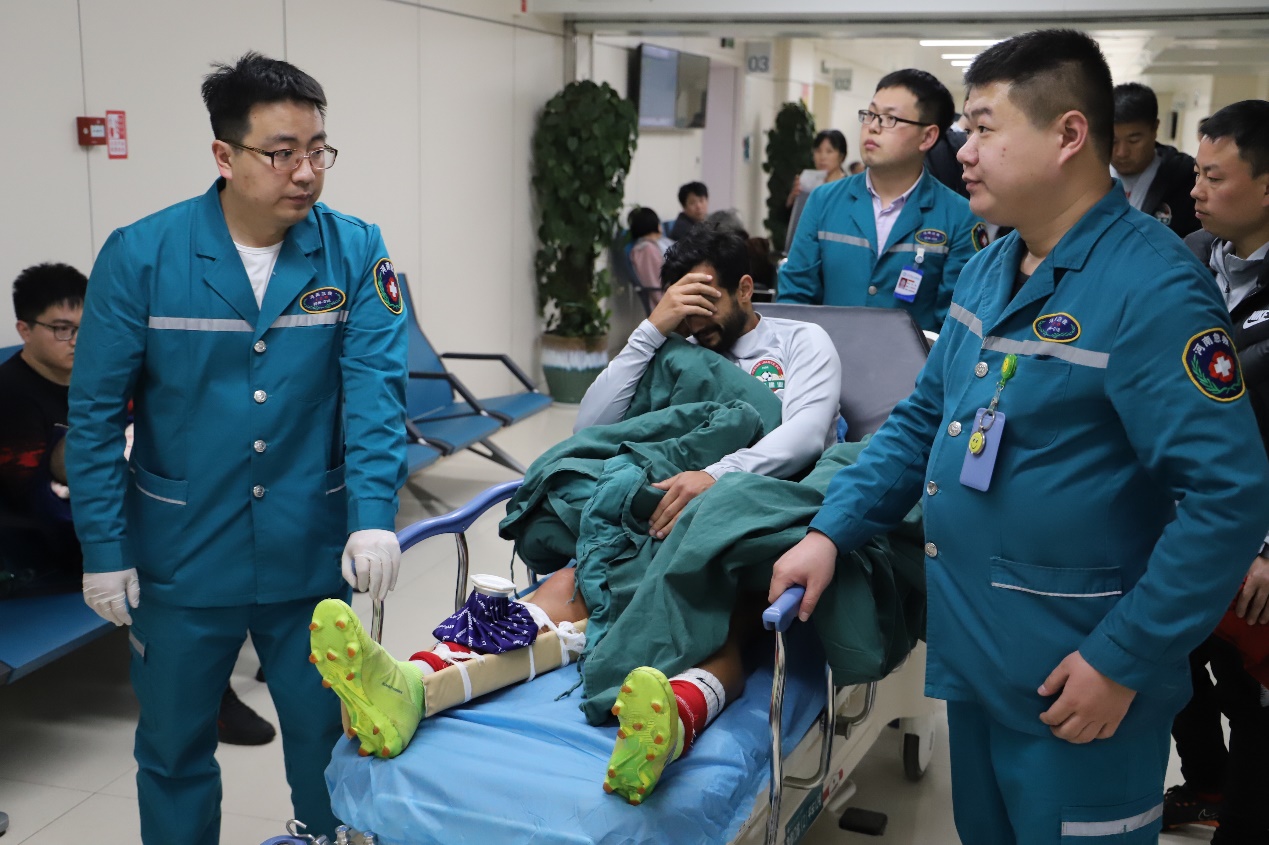 伤情证明上多处骨折,小腿胫骨开放性骨折伤情