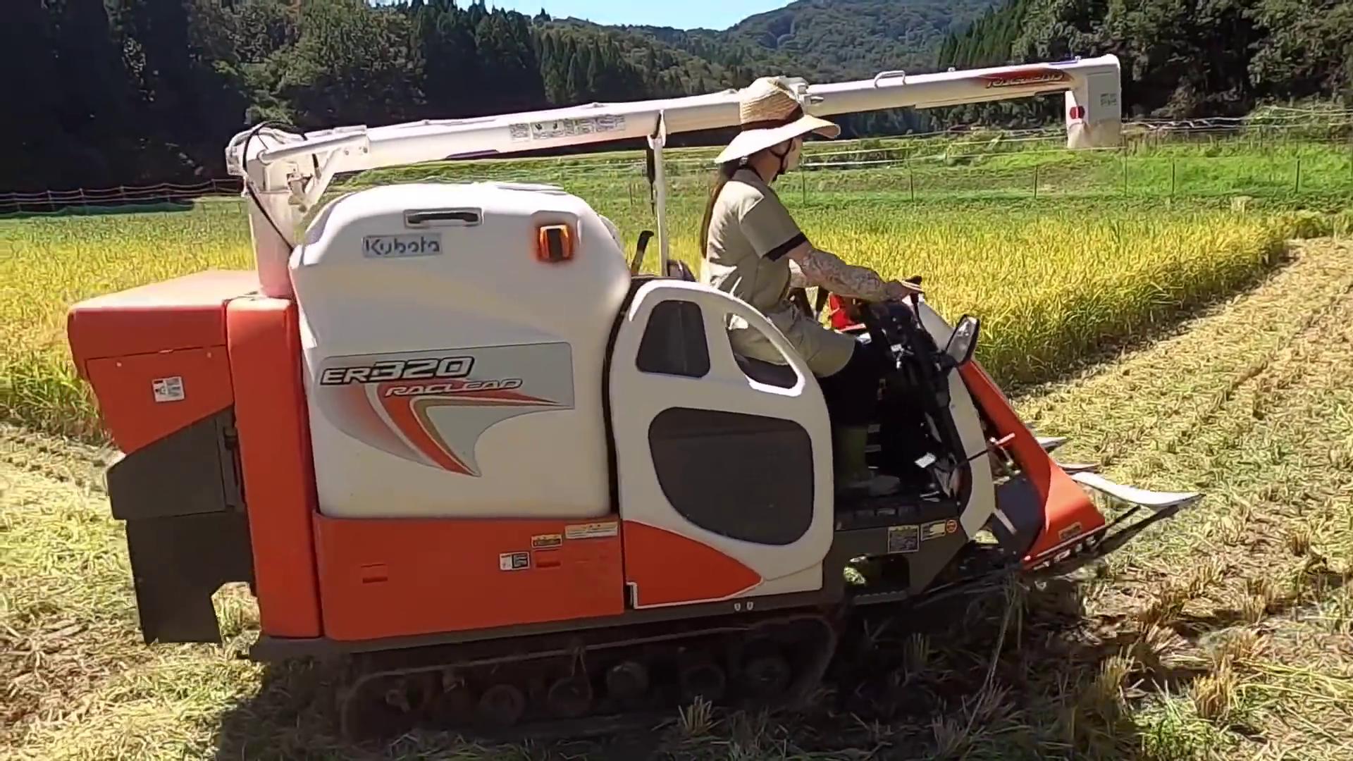 久保田230收割机一小时能割多少亩,久保田小型收割机2023新款价目表