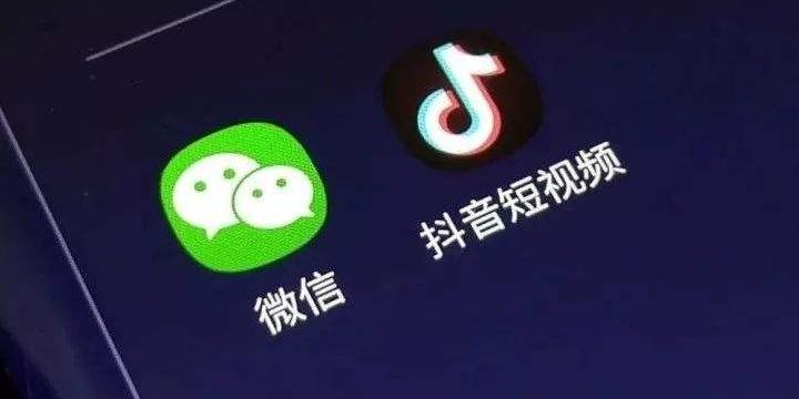 “脱发、焦虑，几乎每晚都失眠……”，我们采访了36家微商大佬