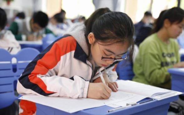 孩子中考成绩差以后该怎么规划,孩子学习不行中考后有什么出路