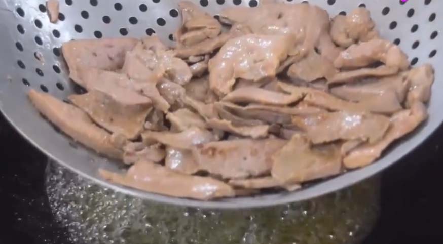 爆炒猪肝制作过程,上海名厨爆炒猪肝