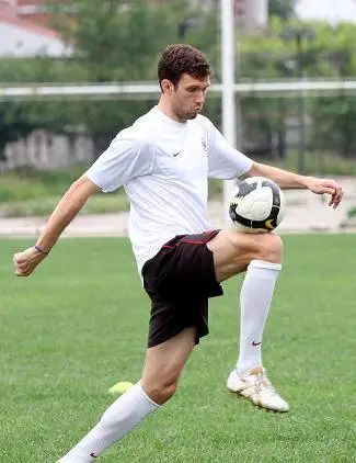 中考足球颠球技巧教学,足球脚背正面颠球技巧