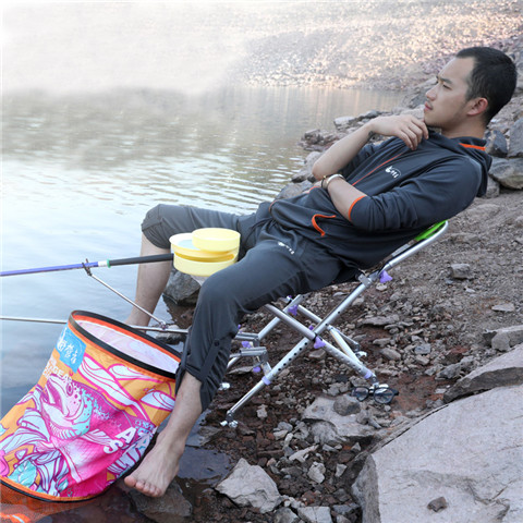 可以安装炮台架的钓箱,多功能钓鱼箱让你的钓鱼更有品位