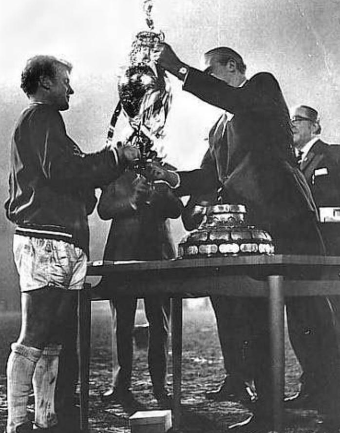 利兹联重回英冠,时隔二十年重返英超