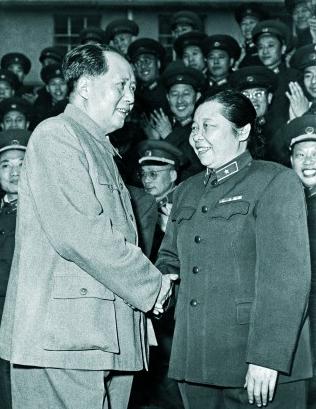 黑白照片的诉说——著名军旅摄影家张健昌摄影佳作背后的故事