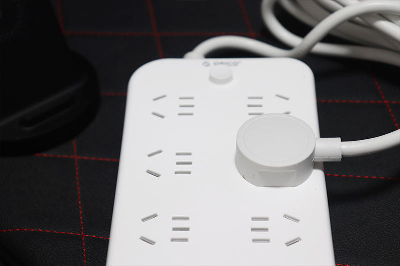 7孔插座只有两个接线孔,7孔插孔接线