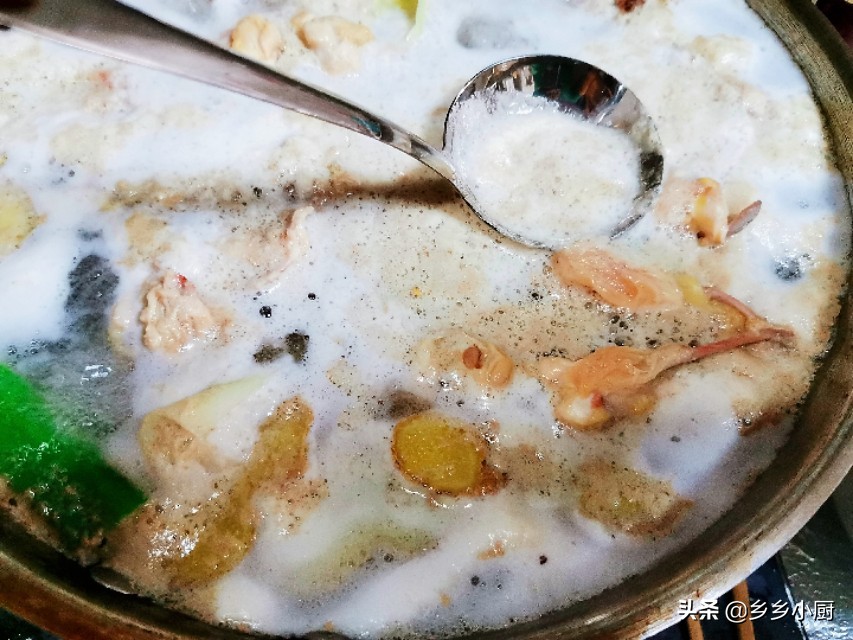 20元钱买了3斤鸡锁骨，用了这种做法来做，又麻又辣，好吃到吮指