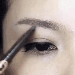 又长又方的脸适合什么妆容,适合梨型脸妆容