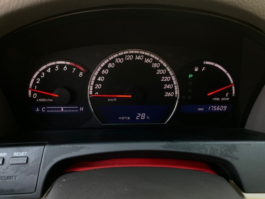 12代丰田皇冠3.0沙龙顶配版,丰田巅峰