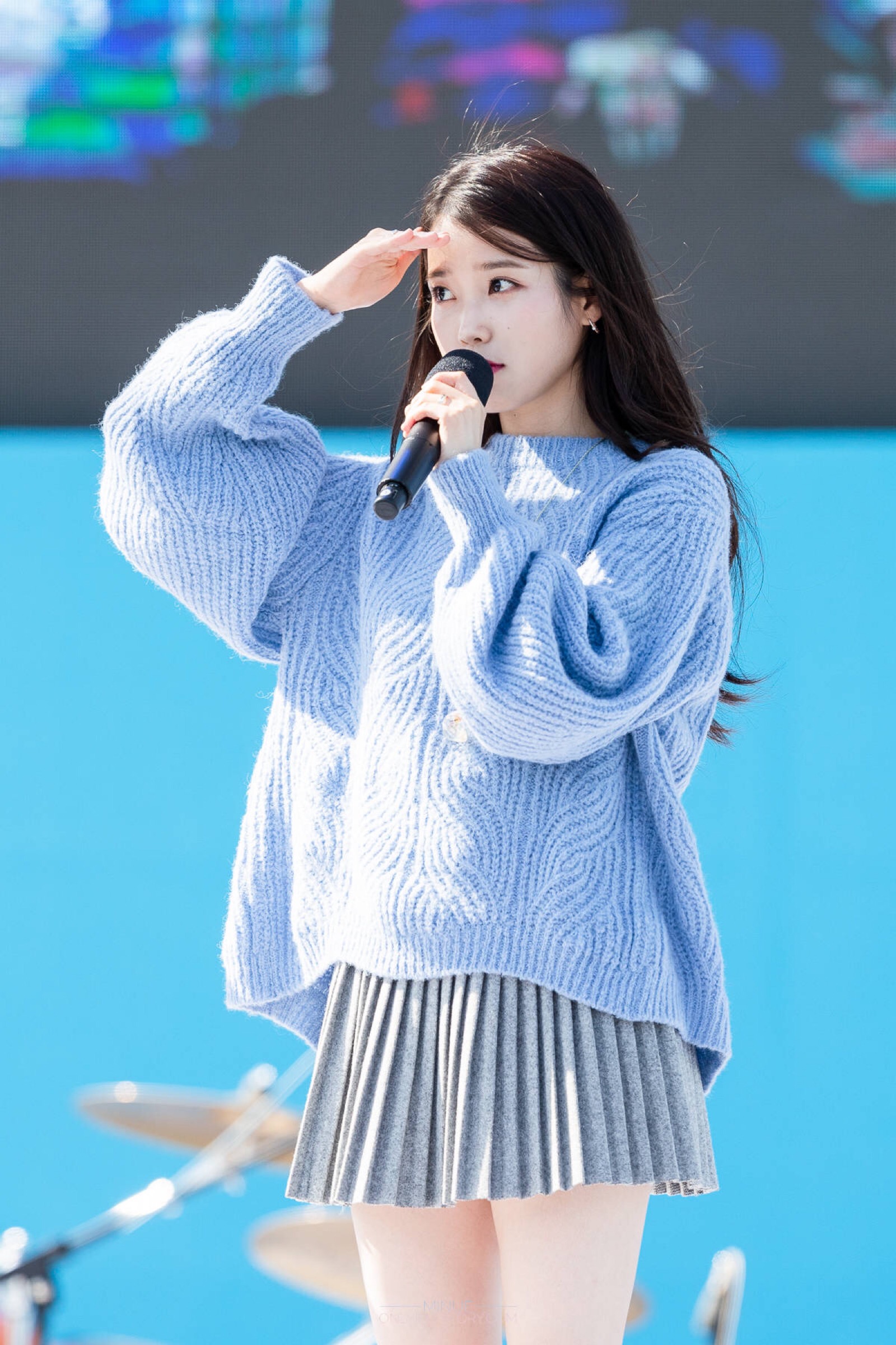 韩国李知恩iu牛仔裤,iu李知恩韩国跑男是哪一期