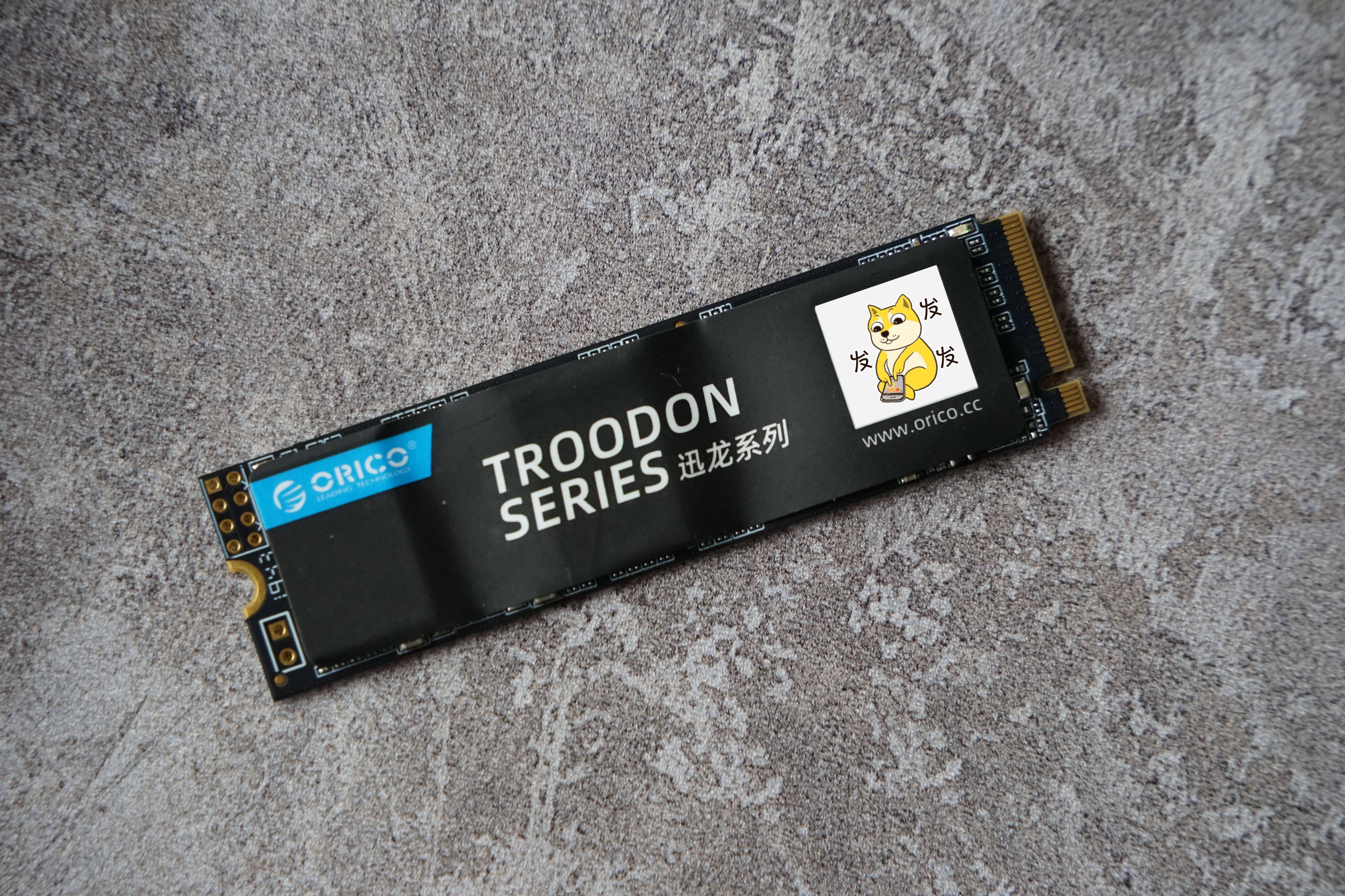 迅龙ssd怎么样,奥睿科迅龙v500硬盘盒组合