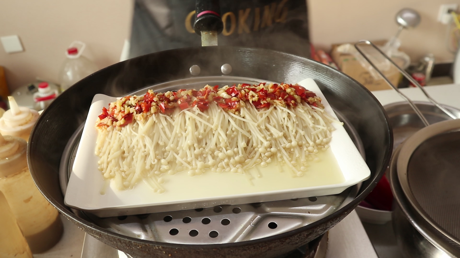 金针菇简单好吃的做菜方法,正宗脆爽香椒金针菇的做法