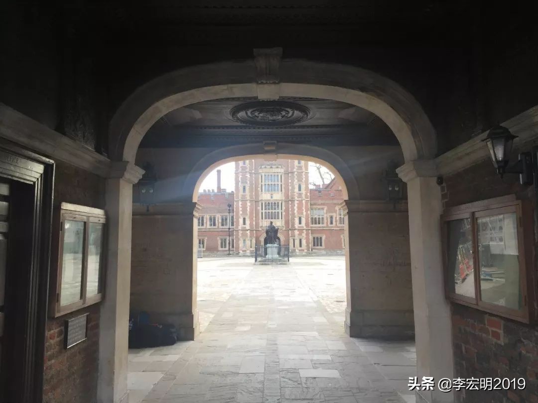 英国伊顿公学在哪里,英国贵族学校伊顿公学
