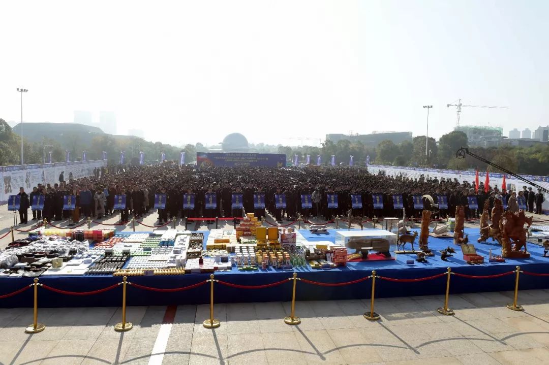 江西公安打击假货,江西集中销毁160多吨假冒伪劣商品