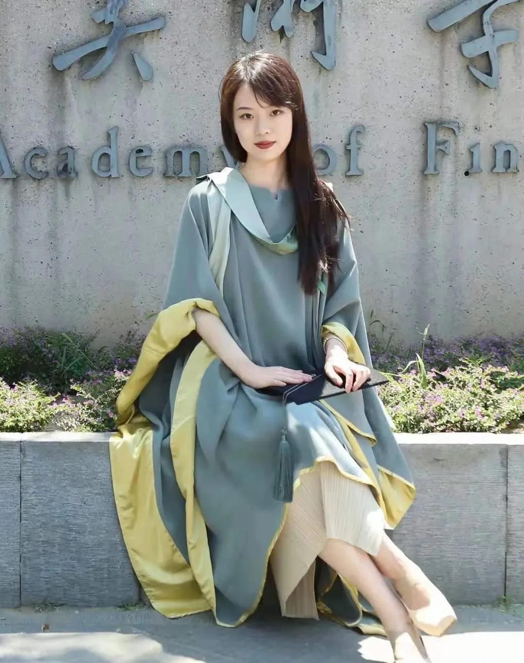 美院中国风学士服,九大美术学院学士服