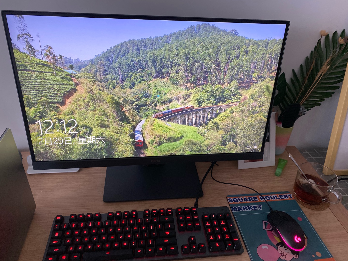 4k27英寸白色显示器推荐,游戏兼顾设计的27寸4k显示器推荐