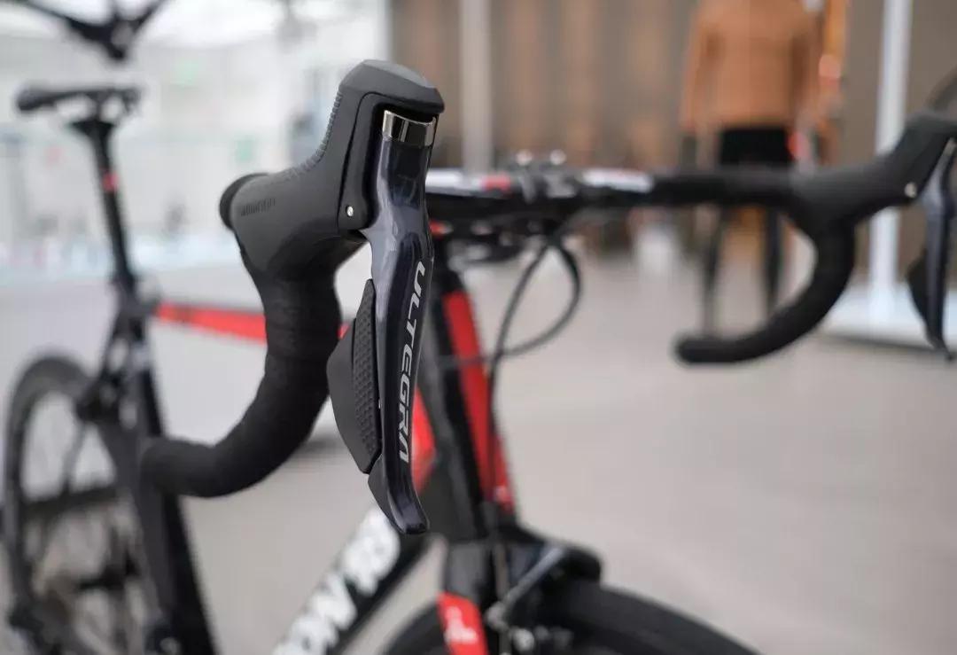 无与伦比性价比说说2W不到你能买到的高端碳纤整车