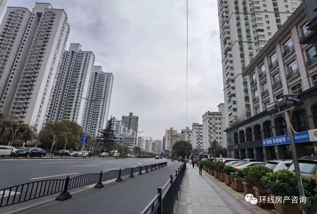 被CAZ抛弃的斜土路，还无房可买？