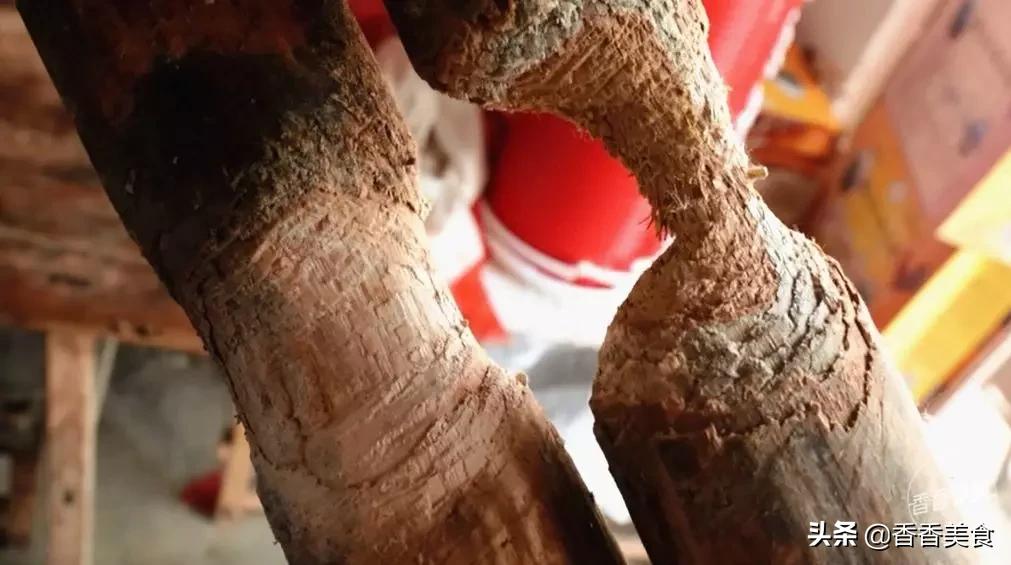 刀剁斧劈棒子夯，吃个鸡搁得住这样？