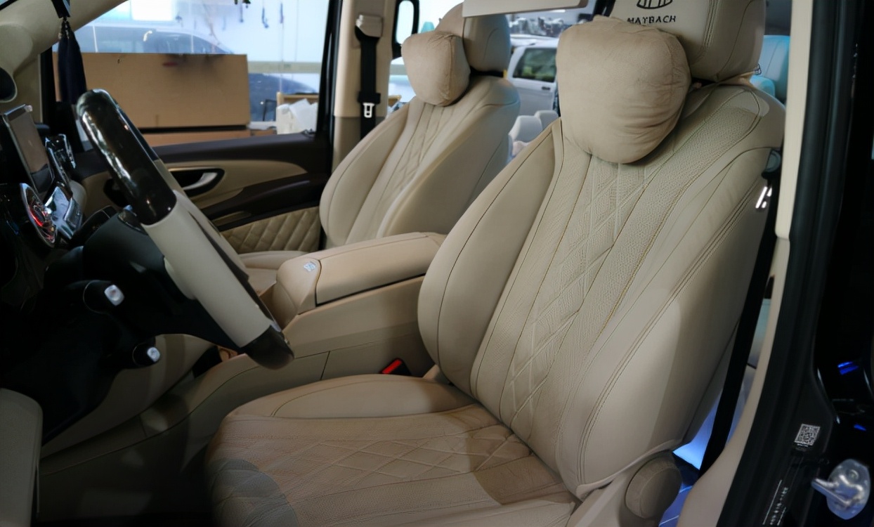 汽车真皮座椅保养用什么油,汽车内饰保养的正确方法