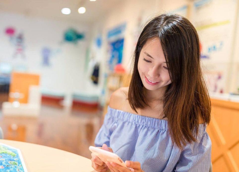 淘宝和京东手机哪个更可靠,京东实体店手机与网上有什么区别