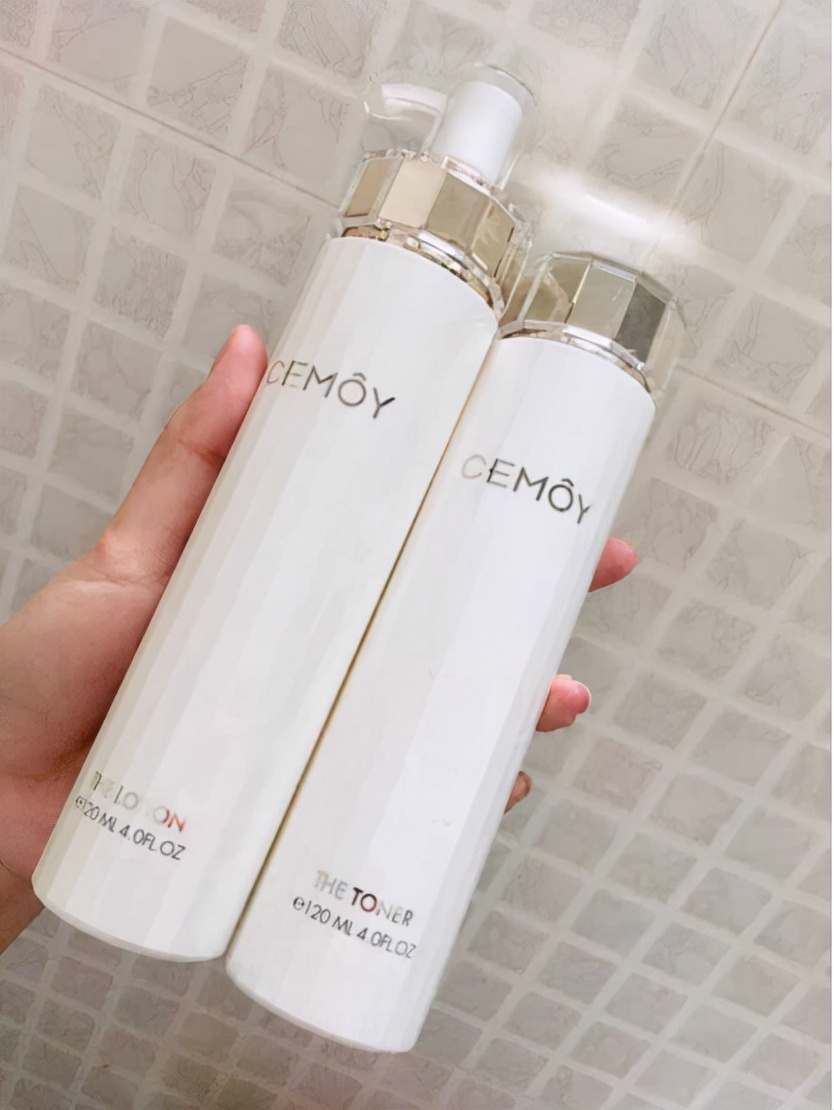 保湿清爽去黄提亮改善暗沉乳液,有什么乳液特别好用平价