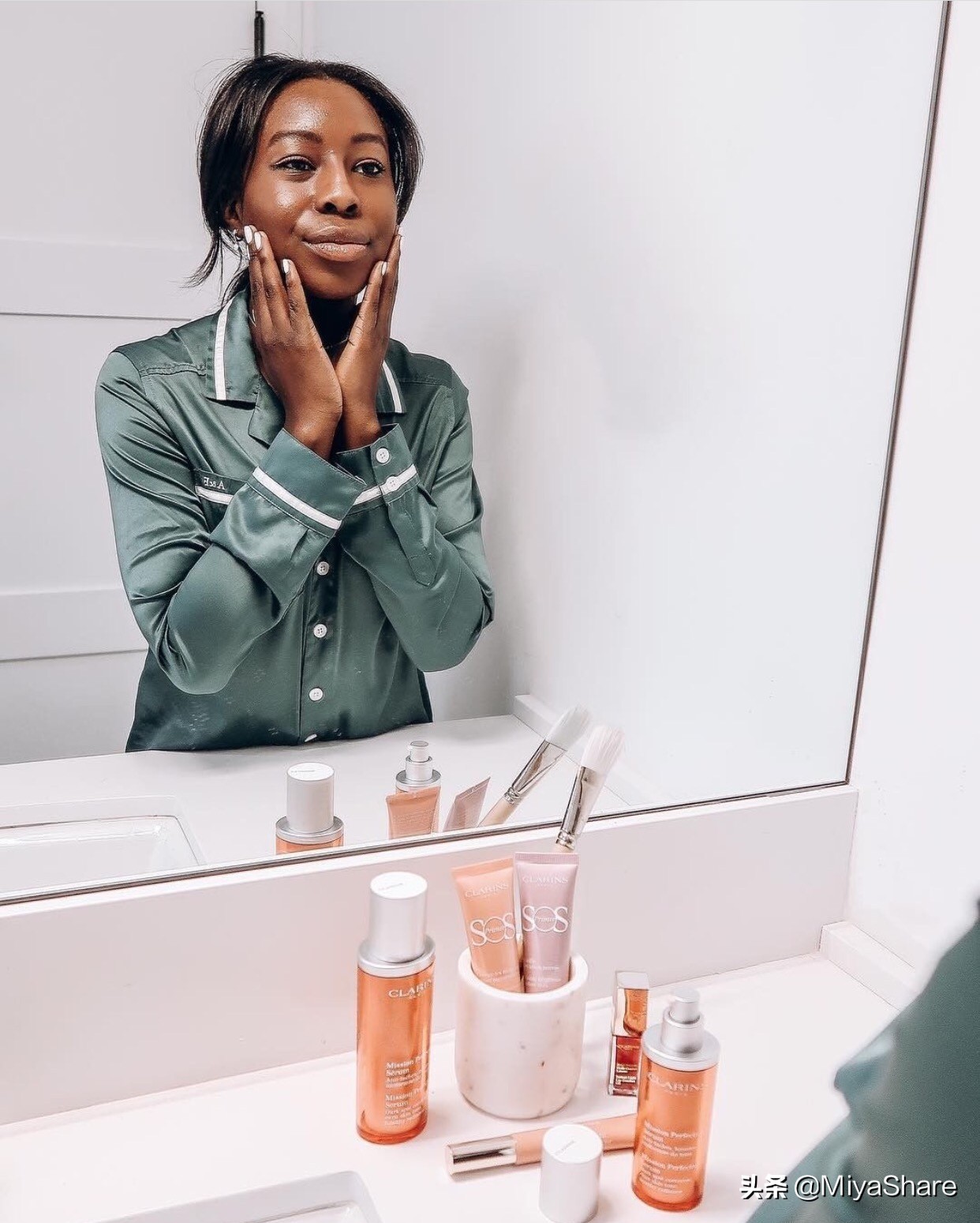 皮肤暗黄暗沉用什么护肤品国货,皮肤暗沉发黄适合什么保养品