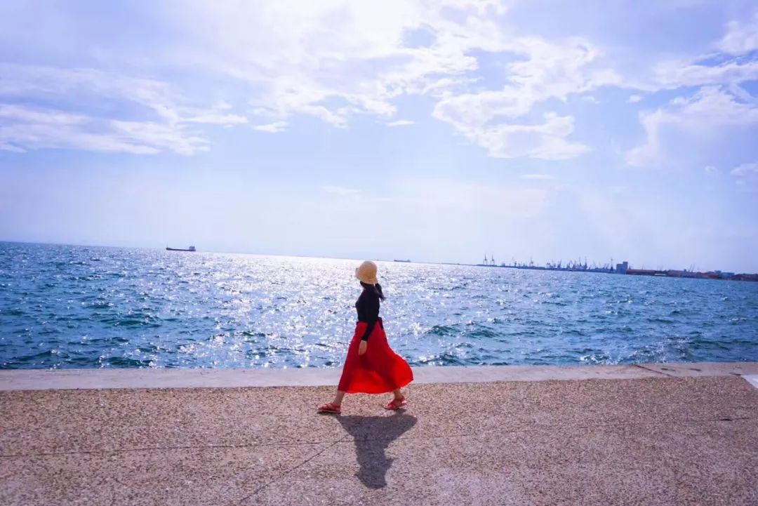 叫醒,哄睡,陪玩……中国超2亿单身,正在悄悄享受这些服务