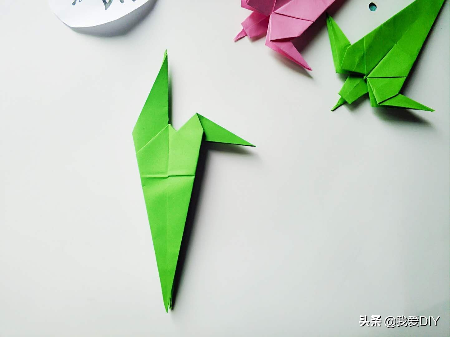 小燕子教大家折礼物盒,小燕子折法慢放视频